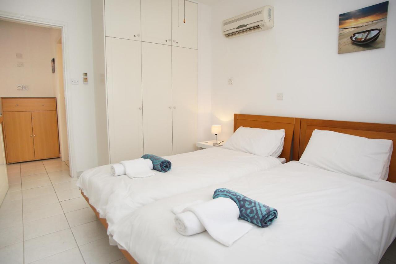 Apartment Iris Village Kato Pafos Dış mekan fotoğraf