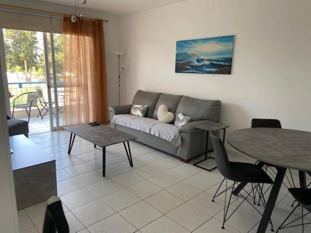 Apartment Iris Village Kato Pafos Dış mekan fotoğraf